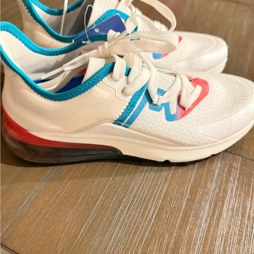 Shoes for Crews woman’s 8 tennis shoes - Picture 2 of 5